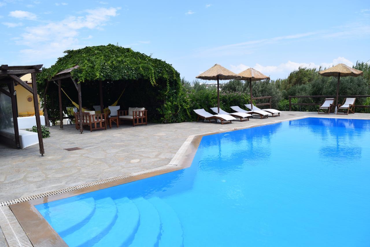 חריסי אקטי Tzane Studios & Apartments - Steps Away From Golden Beach מראה חיצוני תמונה